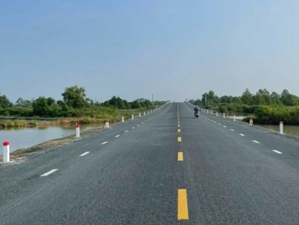 Sớm đầu tư nâng cấp QL1 và đường Hồ Chí Minh từ TP Cà Mau đến Đất Mũi
