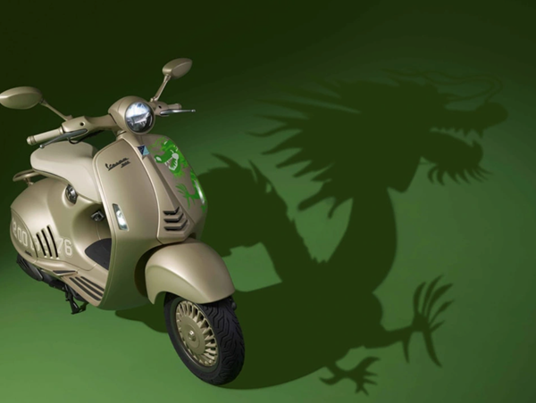 Vespa 946 Dragon “hạ nhiệt”, giảm mạnh vài trăm triệu đồng
