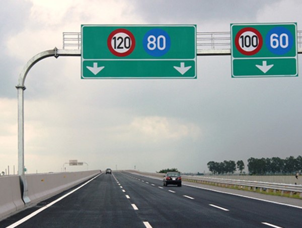 Quy định mới về tốc độ chạy xe cho từng loại đường từ 1/1/2025