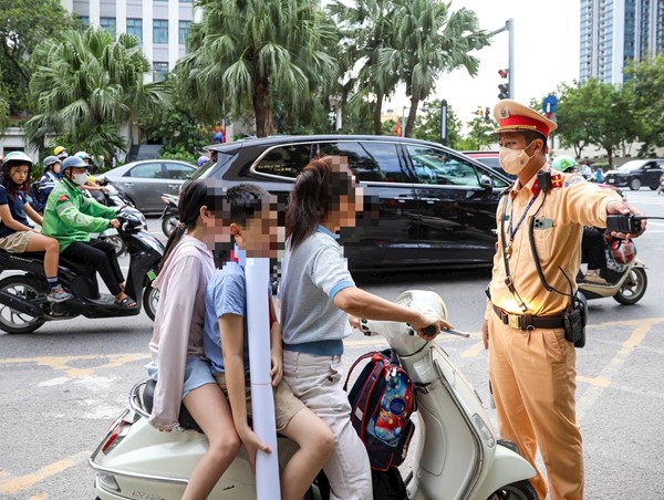 Hà Nội: phát hiện 528 trường hợp vi phạm Luật giao thông ngày 26/11