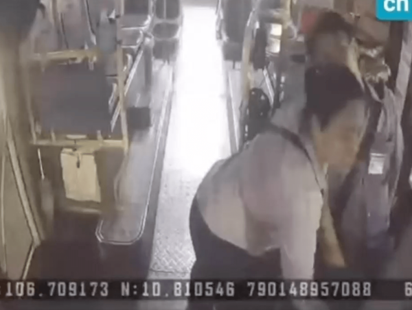 TP Hồ Chí Minh: tài xế xe buýt đột quỵ khi đang dừng chờ đèn đỏ