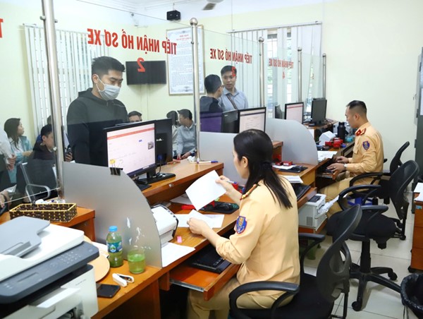 Hà Nội: đăng ký xe chỉ mất 5 phút
