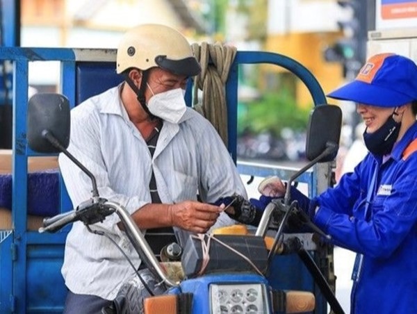 Giảm tầng nấc trung gian phân phối, chặn nguy cơ thiếu hụt xăng dầu