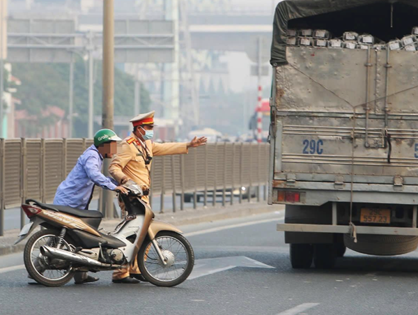 Hà Nội: phát hiện 949 trường hợp vi phạm Luật giao thông ngày 30/11