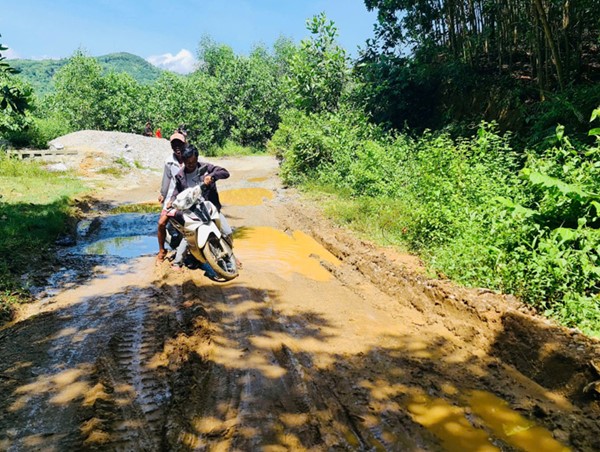 Quảng Nam: dự án đường 120 tỷ đồng dang dở, người dân gặp khó