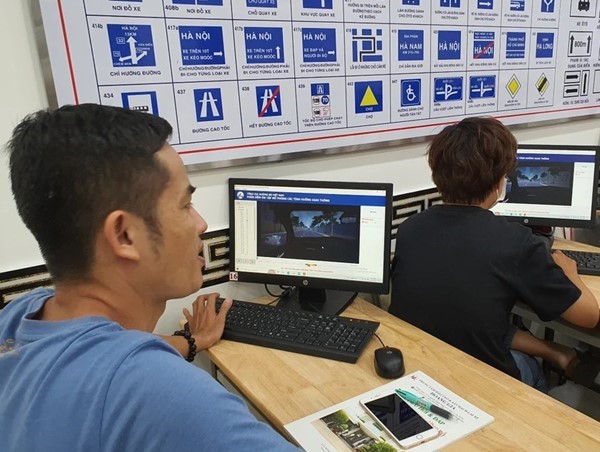 Được học lý thuyết thi bằng lái ô tô từ xa hoặc tự học từ ngày 1/1/2025