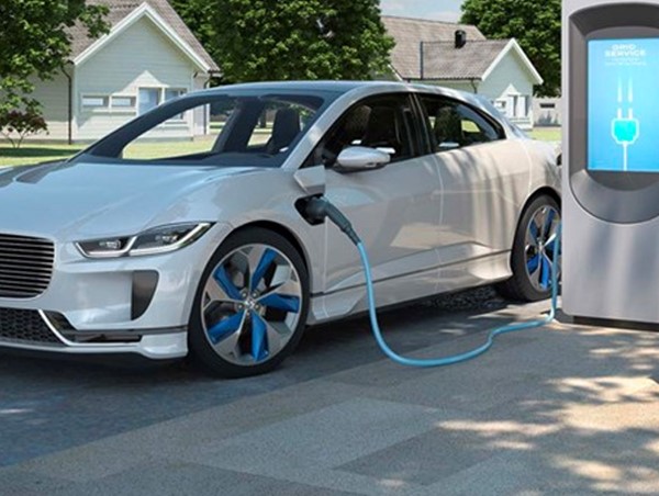 Ô tô điện có thể ngang giá ô tô xăng vào năm 2026