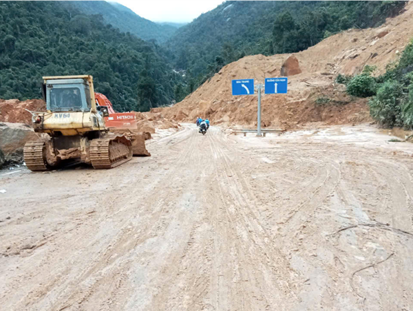 Thông xe 2 làn trên đèo Khánh Lê từ 7 giờ ngày 24/12