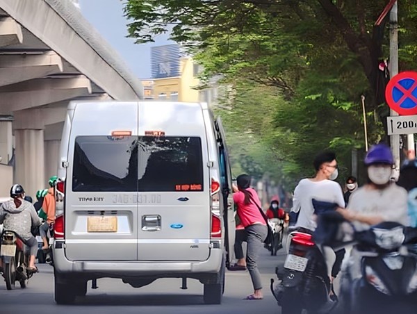 Quy định mới quản lý xe hợp đồng: có ngăn được xe khách trá hình?