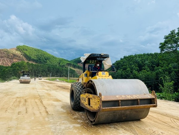 Bộ Giao thông vận tải yêu cầu đẩy nhanh tiến độ dự án Quốc lộ 14E