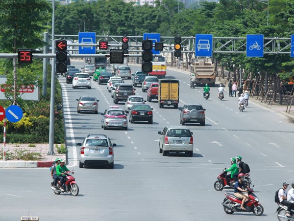 Phạt nguội xe máy vi phạm giao thông: Có chế tài nhưng thiếu giải pháp căn cơ