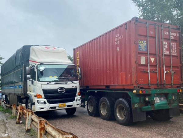 Quảng Nam: Cấm xe đầu kéo qua cầu Phong Thử từ ngày 28/12