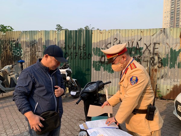 Tăng nặng mức phạt vi phạm giao thông để dần xóa bỏ thói xấu