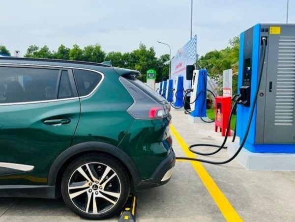 Cần có giải pháp tổng thể để tăng tốc chuyển đổi phương tiện giao thông xanh