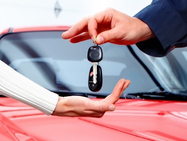 Phạt nguội xe tự lái: chủ xe hay người thuê phải chịu trách nhiệm?