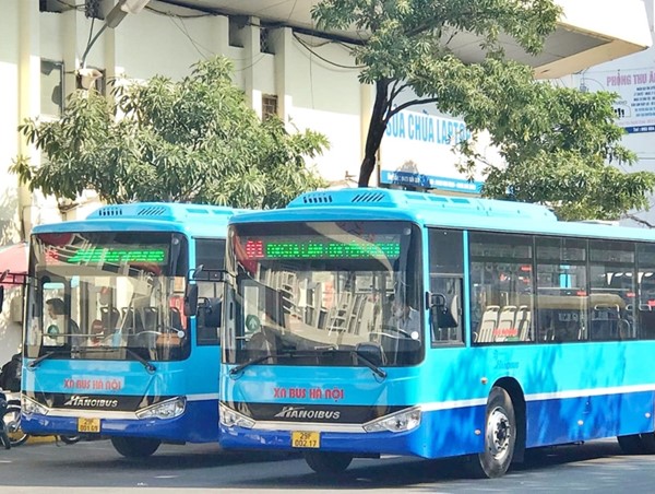 Xe buýt Hà Nội hoạt động xuyên Tết phục vụ người dân