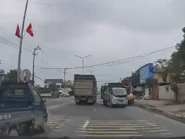 Phạt 19 triệu với tài xế ô tô đi ngược chiều trên Quốc lộ 1A