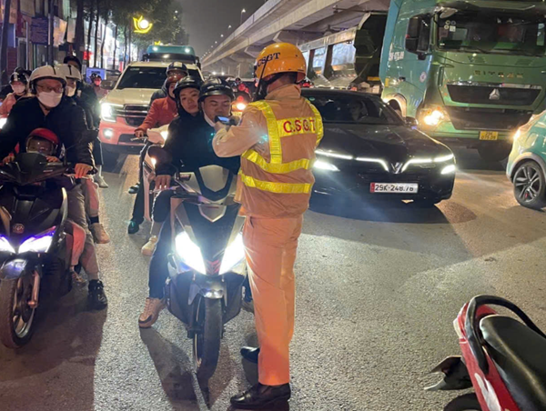 Công an Hà Nội huy động 100% lực lượng bảo đảm an ninh, an toàn xuyên đêm Giao thừa