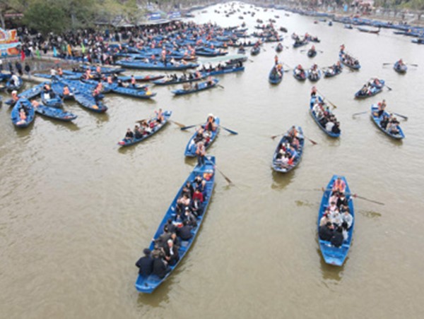 Đảm bảo an toàn giao thông cho du khách đến với chùa Hương