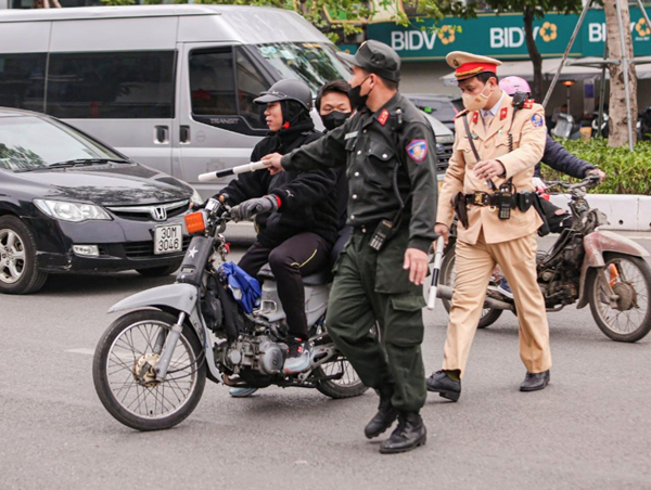 Hà Nội: phát hiện 526 trường hợp vi phạm Luật Giao thông ngày 5/2