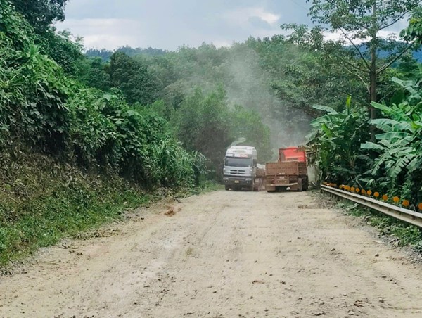 Khẩn trương khắc phục hư hỏng, đảm bảo giao thông trên quốc lộ 14D