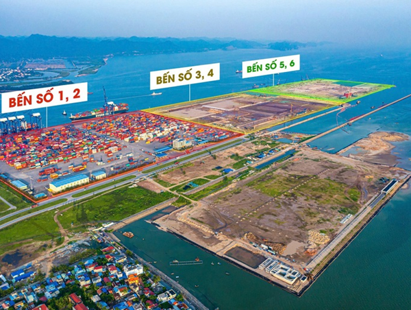 Cảng biển nước sâu hiện đại nhất Việt Nam đón chuyến tàu container đầu tiên