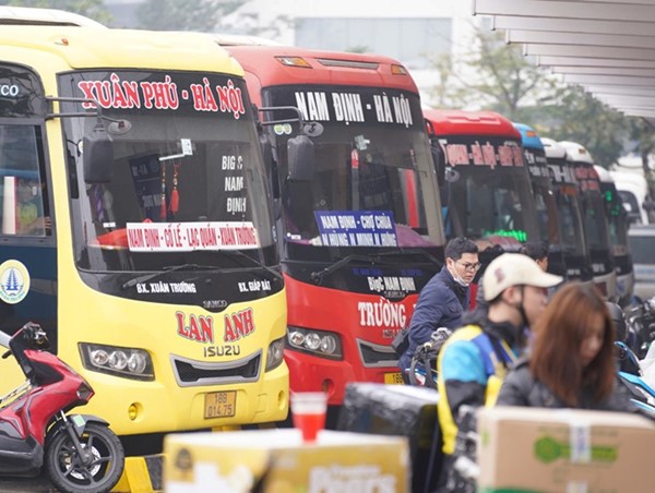Vận tải hàng hoá và hành khách tăng cao, đáp ứng tốt nhu cầu trong dịp Tết