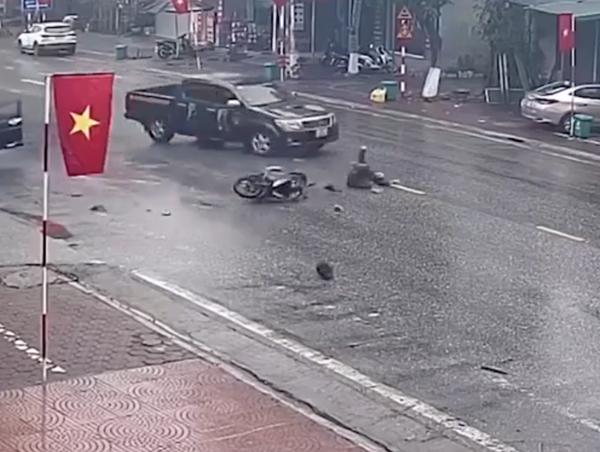 Mở cửa xe bất cẩn gây tai nạn: làm gì để hạn chế hiểm hoạ?