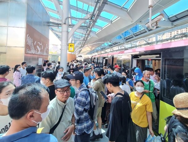 Metro Nhổn - ga Hà Nội phục vụ gần 3,4 triệu hành khách sau 6 tháng vận hành