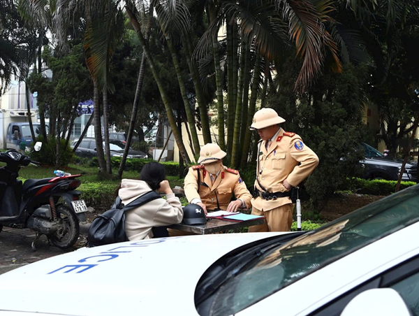 Hà Nội: phát hiện 275 trường hợp vi phạm Luật Giao thông ngày 20/2