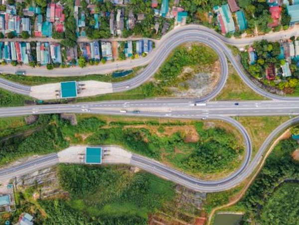 Khuyến cáo dành cho tài xế lưu thông trên cao tốc Nội Bài - Lào Cai