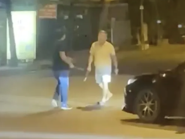 Bắt tạm giam 2 tài xế có hành vi đuổi, ép, chặn xe, dọa chém nhau