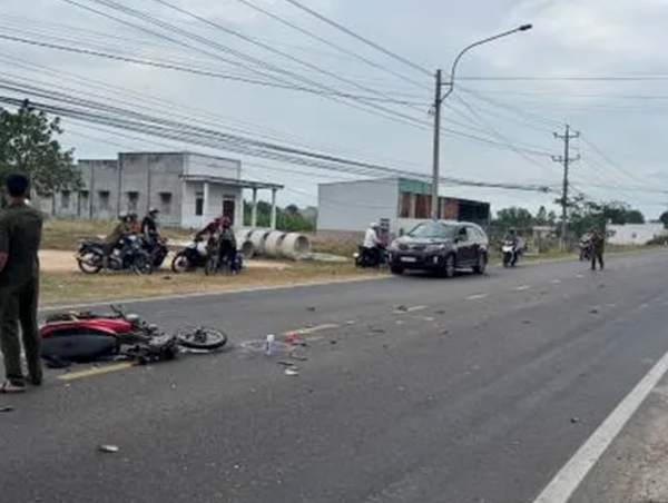 Hai xe máy đối đầu trên quốc lộ 28, 3 người thương vong