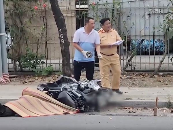 Va chạm xe container, một nam sinh viên đi xe máy tử vong