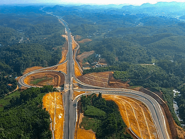 Lập 7 đoàn kiểm tra tháo gỡ các vướng mắc các dự án giao thông trọng điểm