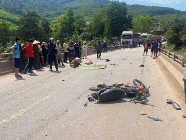 Va chạm xe đầu kéo, một người đi xe máy tử vong