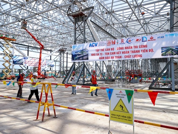 Bác bỏ thông tin chuyển làm thủ tục bay sang ga T3 Cảng hàng không Tân Sơn Nhất