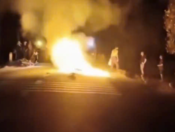 Hai xe máy tông trực diện rồi bốc cháy, 2 người tử vong