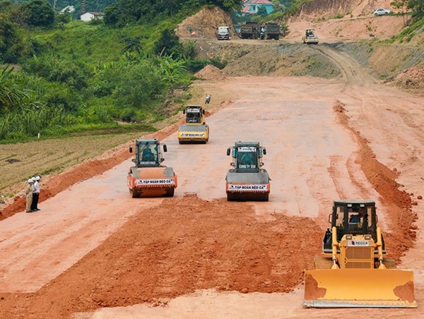 Phấn đấu năm 2025 thông tuyến Đồng Đăng - Trà Lĩnh và Hữu Nghị - Chi Lăng
