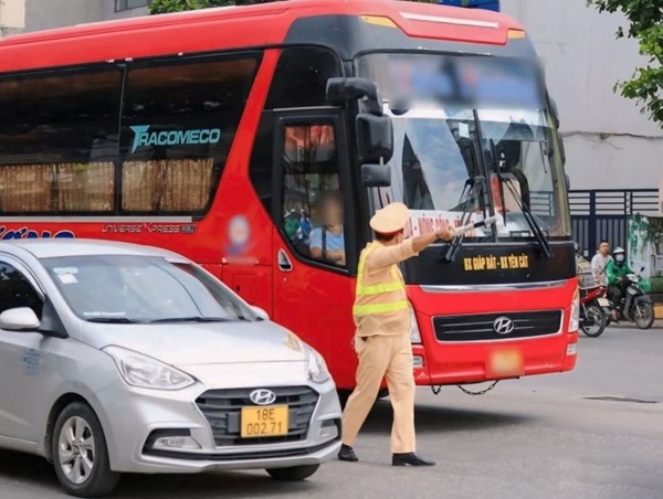 Hơn 1.600 trường hợp vi phạm tốc độ ngày 13/3