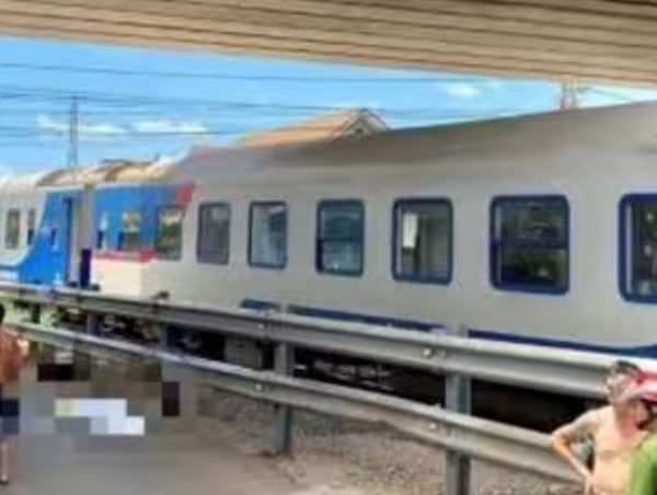 Băng ngang đường sắt không đúng vị trí, 1 người đàn ông bị tàu hỏa tông tử vong