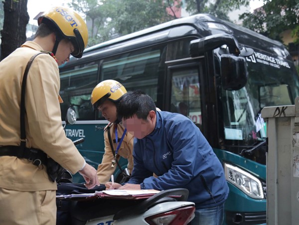 Hà Nội: 714 trường hợp vi phạm Luật Giao thông ngày 13/3