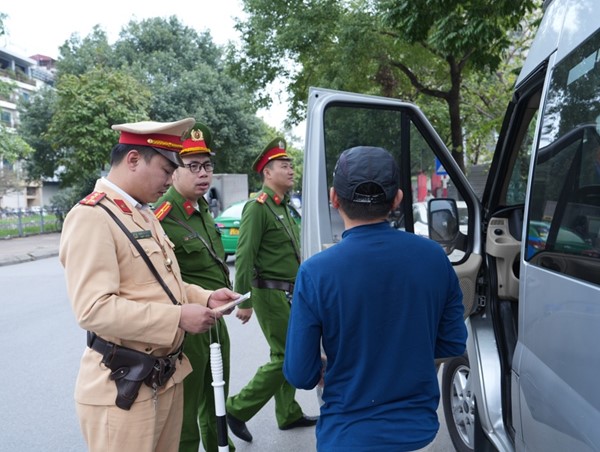 Gian nan xử lý bến “cóc” tại nút Tú Mỡ - Nguyễn Quốc Trị