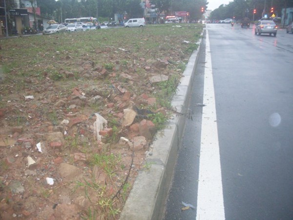 Cần sớm hoàn chỉnh đường Nguyễn Văn Huyên kéo dài