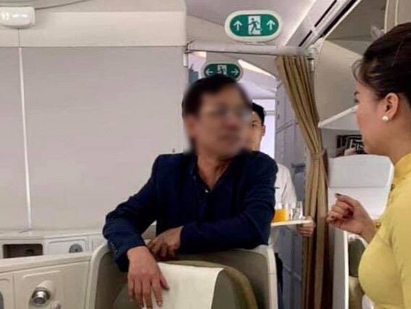 Phạt 1 nhân viên an ninh vụ doanh nhân sàm sỡ nữ hành khách trên máy bay