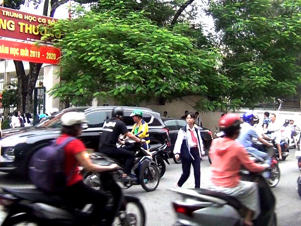 Hà Nội: Tăng cường biện pháp xử phạt vi phạm đối với phụ huynh và học sinh khi tham gia giao thông.