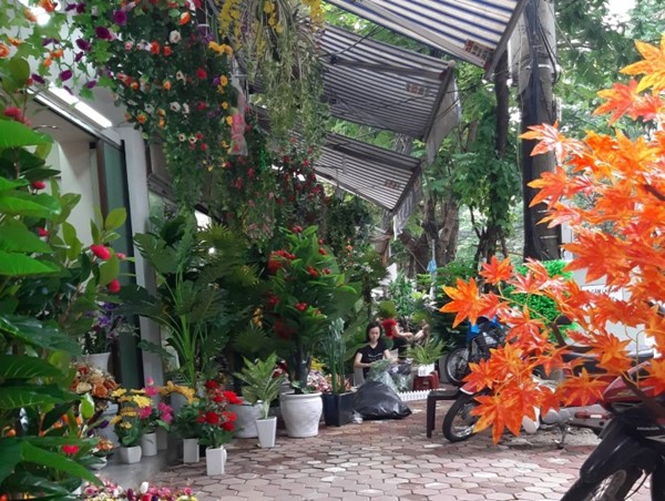 Tràn lan vi phạm trật tự đô thị trên phố Hàm Long