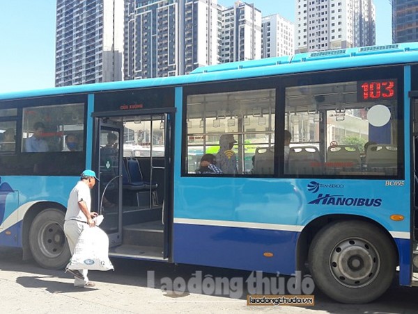 Nâng cao văn hóa ứng xử trên xe buýt