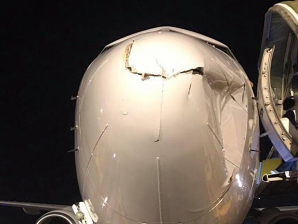 Bộ GTVT báo cáo Phó Thủ tướng hai vụ tàu bay bị móp mũi