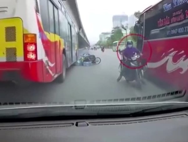 Suýt mất mạng vì tránh xe chạy ngược chiều